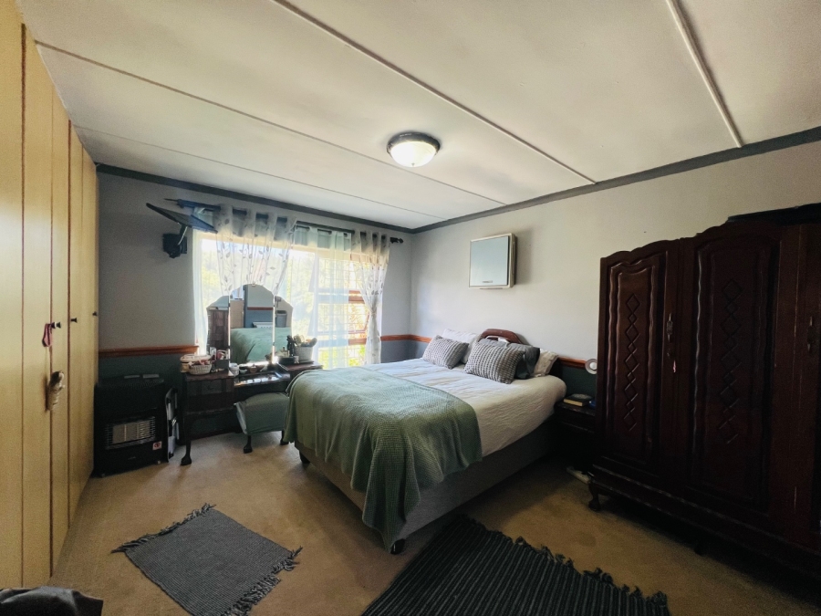 4 Bedroom Property for Sale in Twee Rivieren Western Cape